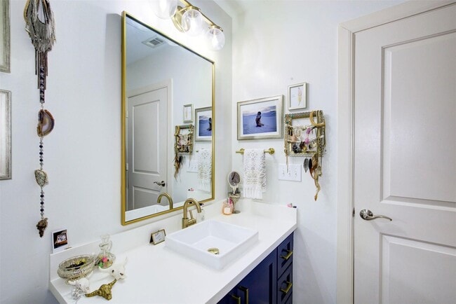 Building Photo - 1010 Rosine St