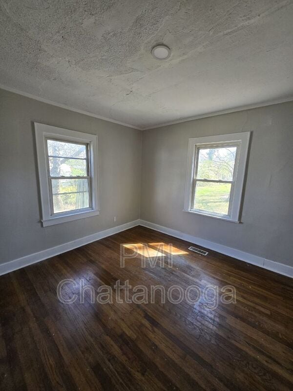 Building Photo - 3202 Wood Ave