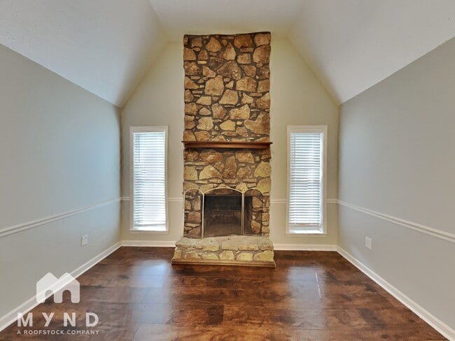Building Photo - 5704 Ingleside Dr