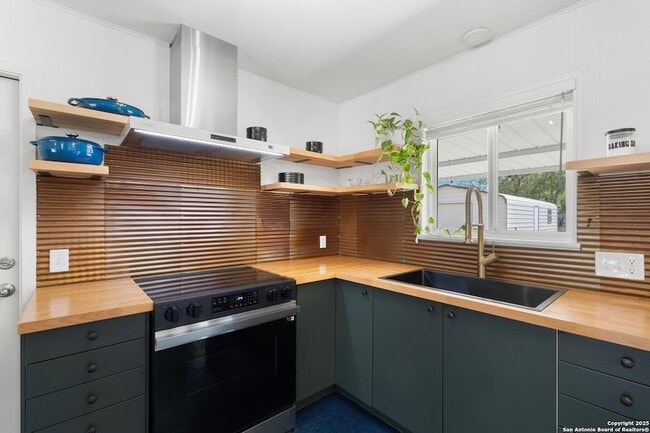 Building Photo - 1228 Rivercrest Dr