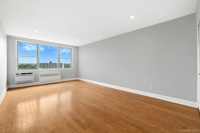 Building Photo - 12 Old Mamaroneck Rd