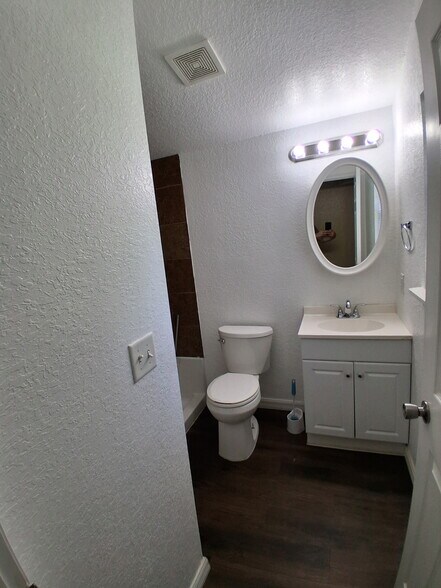 Building Photo - 5415 SE 110th Pl