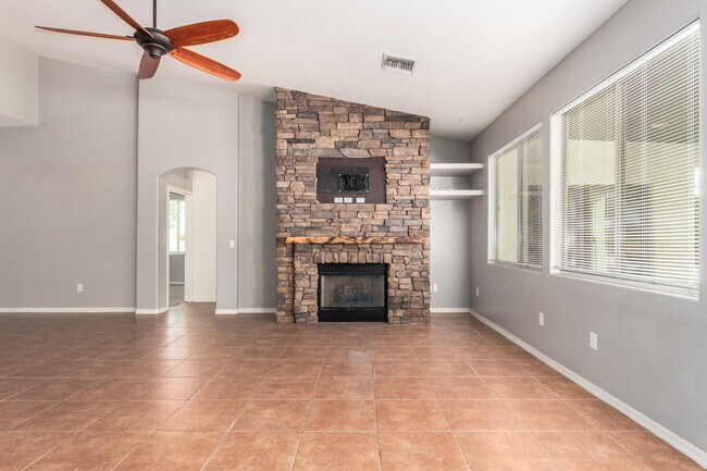 Building Photo - 10335 N Tall Cotton Dr