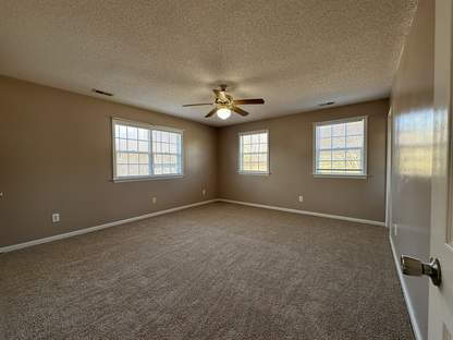 Building Photo - Great 4 Bedroom Home with Bonus Room In Country Club Estates-1112 Westmoreland Dr.