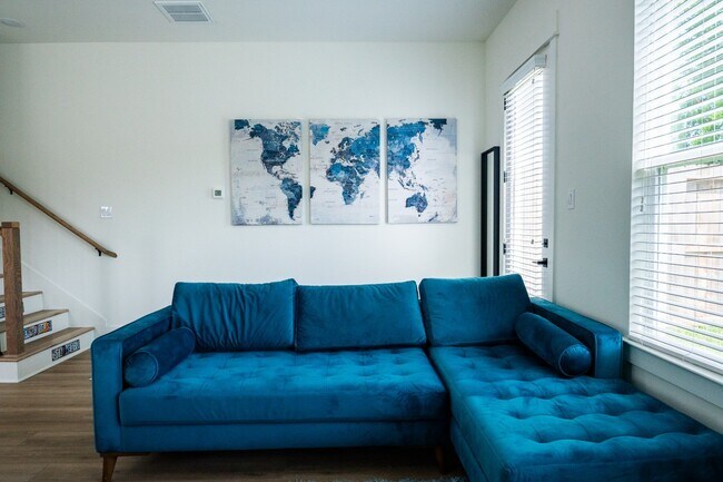 Building Photo - 3542 Amos St