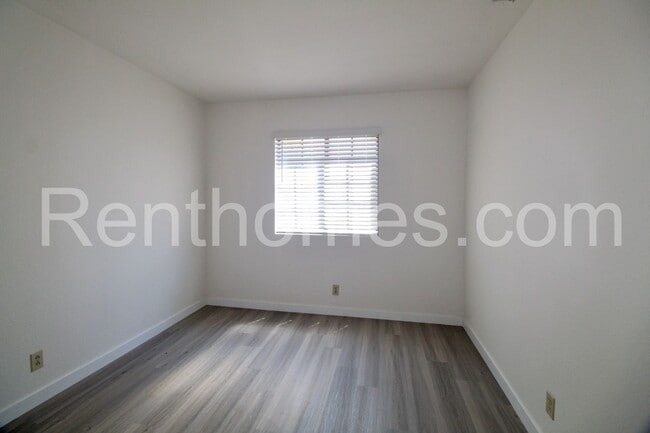 Building Photo - 2723 Malibu Pl