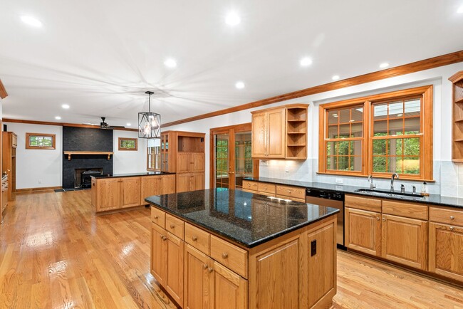 Building Photo - Available early March! Large and Lovely Home in Chapel Hill