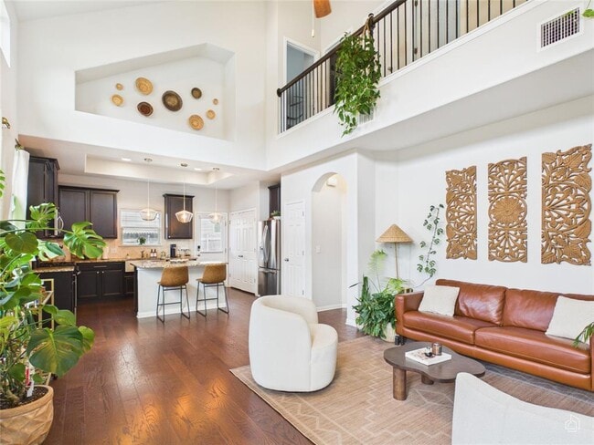 Building Photo - 9310 Tanager Way
