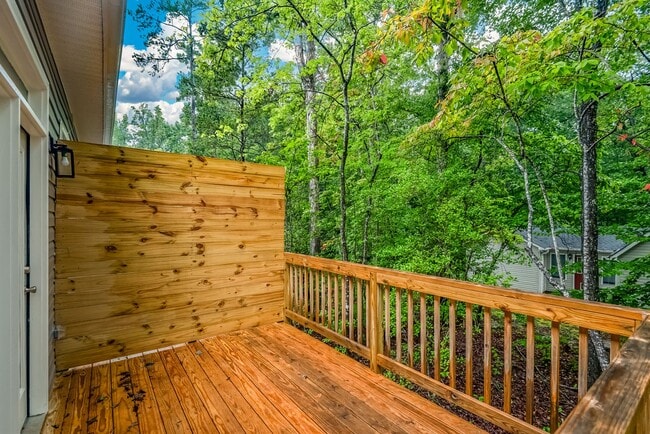 Building Photo - 1824 Irish Blvd