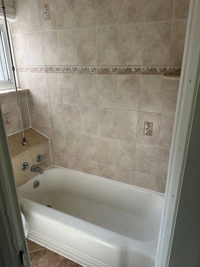 Building Photo - Beautiful 4 bedroom house for rent