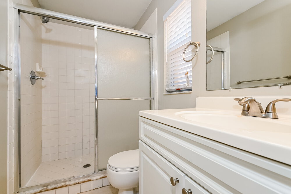 Building Photo - 13656 Laraway Dr