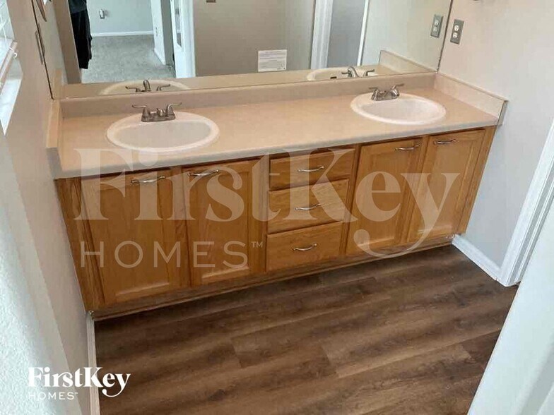 Building Photo - 5135 Nighthawk Pkwy