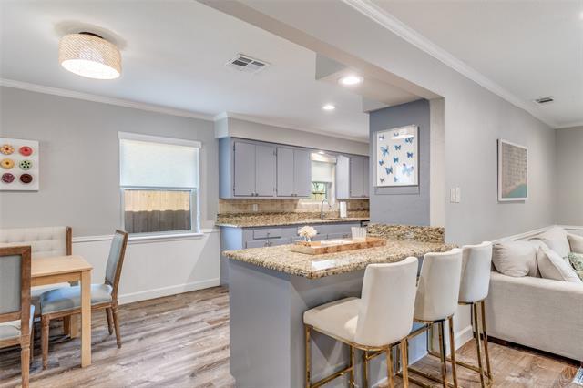 Building Photo - 2476 Pinebluff Dr