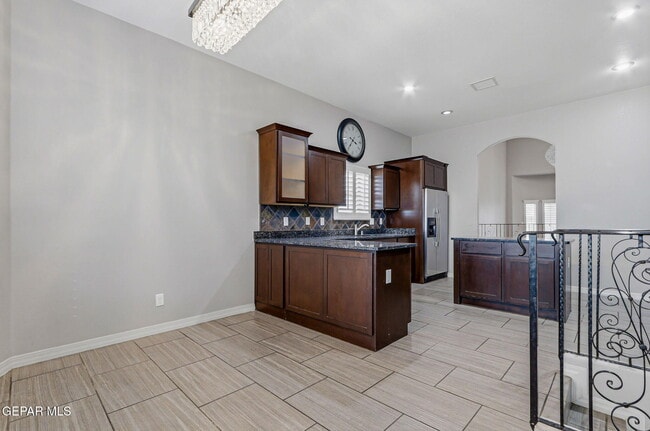 Building Photo - 14293 Meadow Lake Ave
