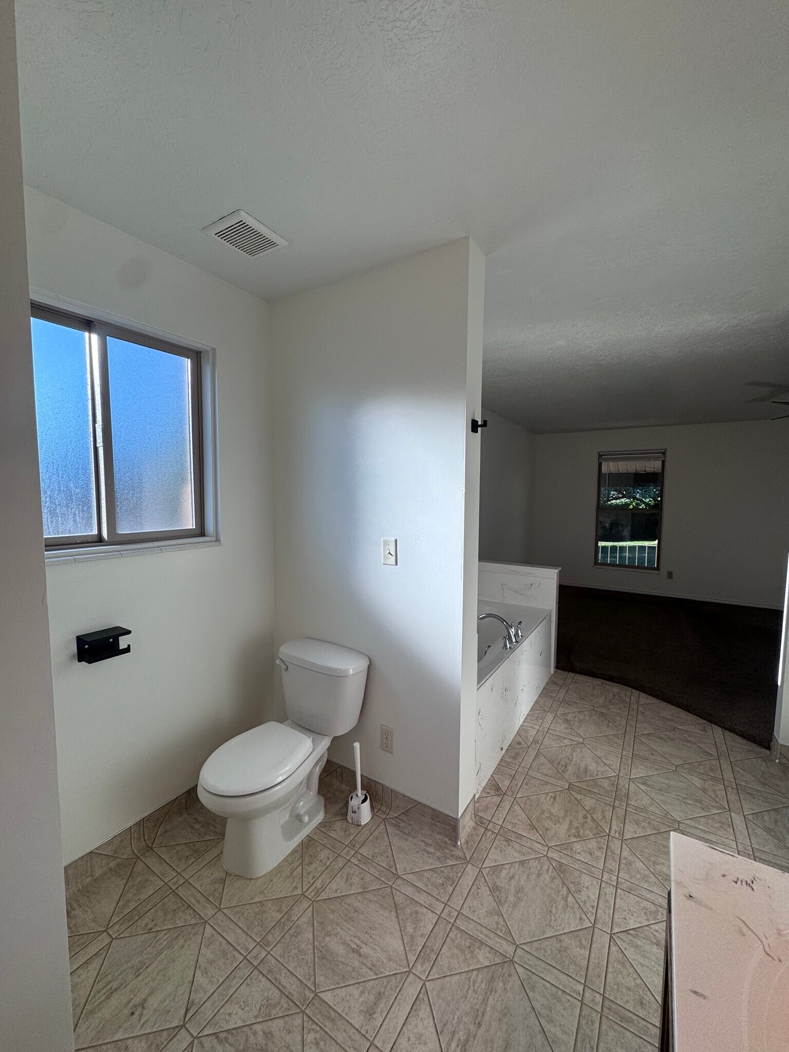 Building Photo - 580 N Allanwood Pl