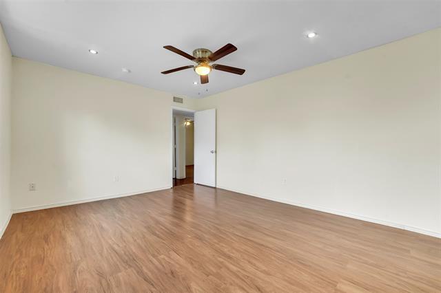 Building Photo - 710 W Embercrest Dr