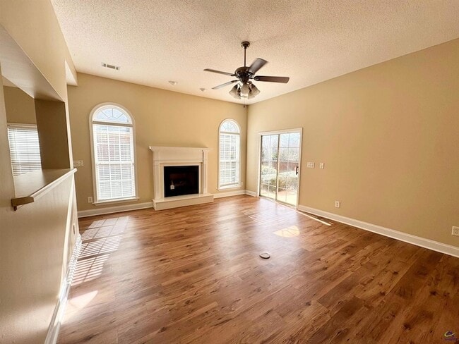 Building Photo - 218 Carrington Ln