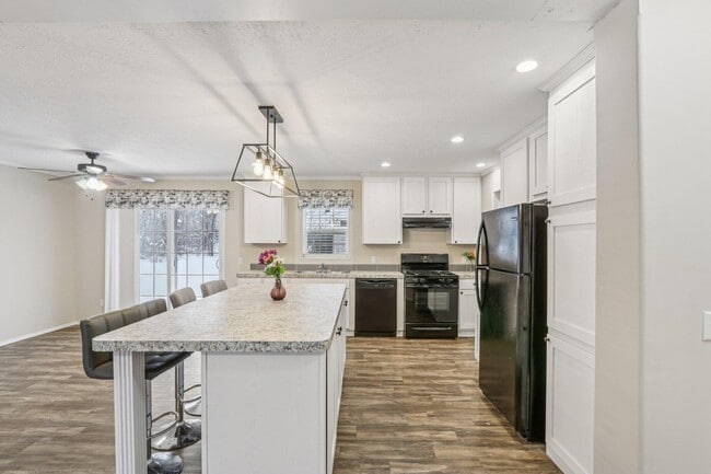 Building Photo - 4704 47th Ave