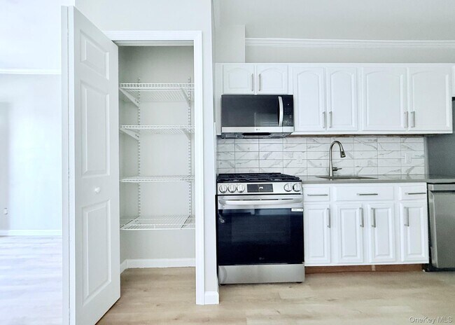 Building Photo - 621 2nd St