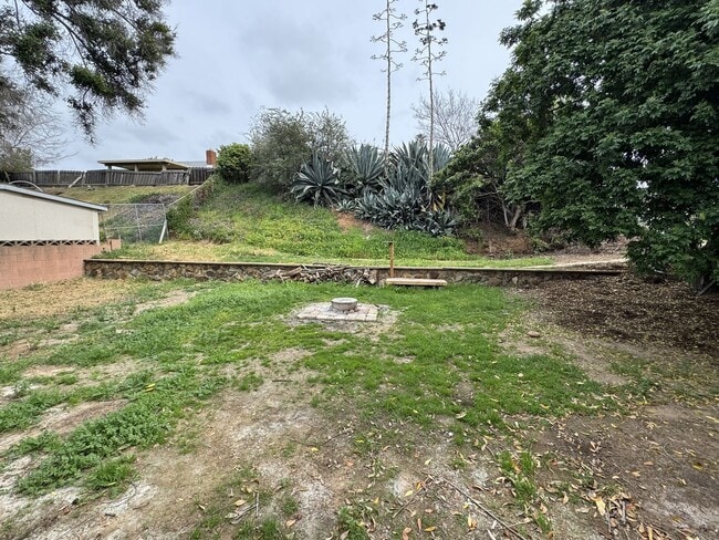 Building Photo - 4 Bedroom / 2 Bathroom home for rent