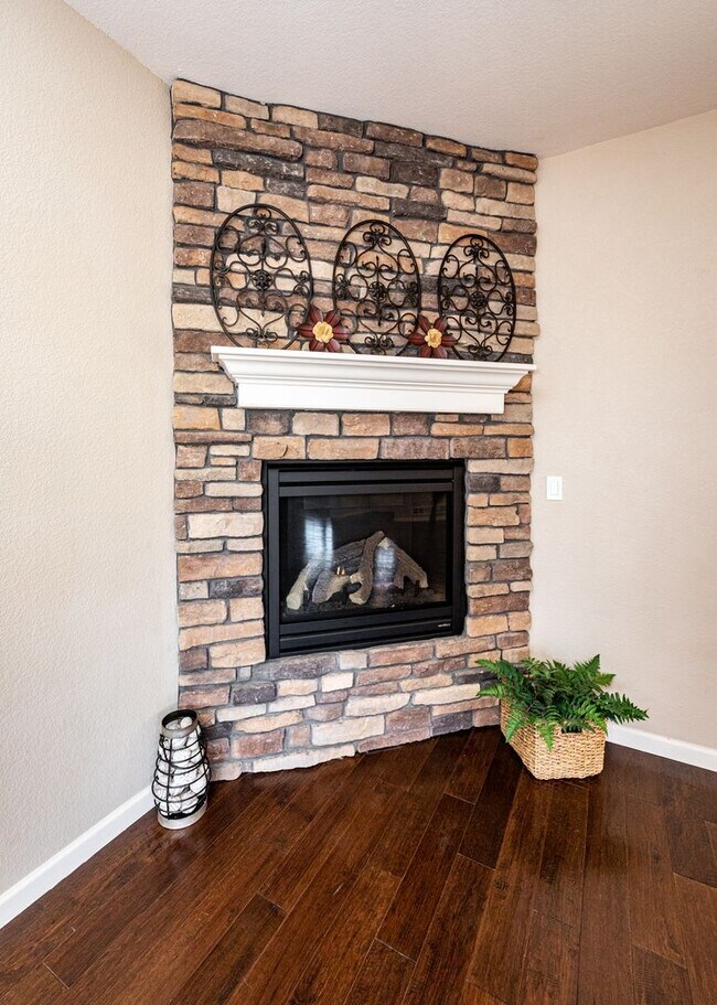Building Photo - Westside home in Desirable Gold Hill Mesa ...