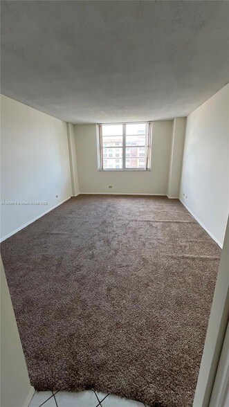 Building Photo - 250 174th St