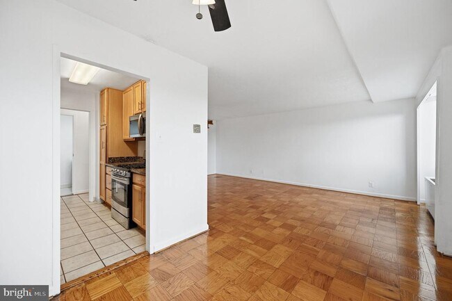 Building Photo - 301 N Beauregard St