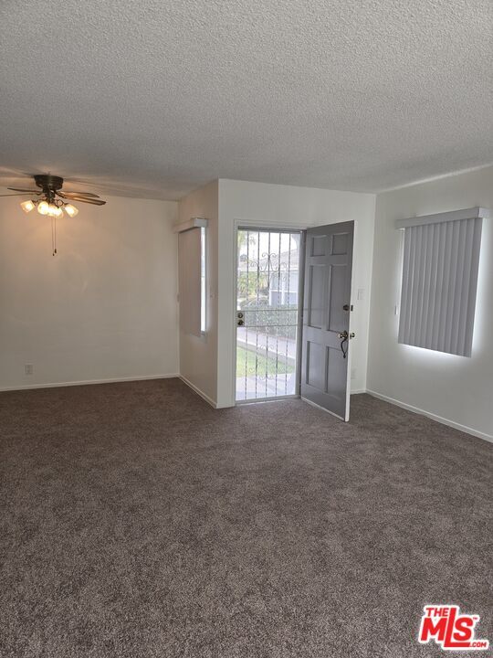 Building Photo - 6243 S Fairfax Ave