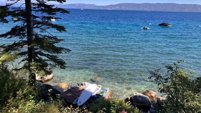 Building Photo - Furnished Lakefront home with amazing Lakeviews