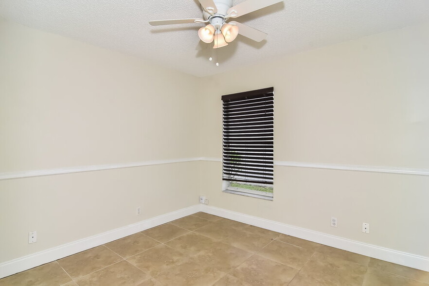 Building Photo - 22457 Middletown Dr