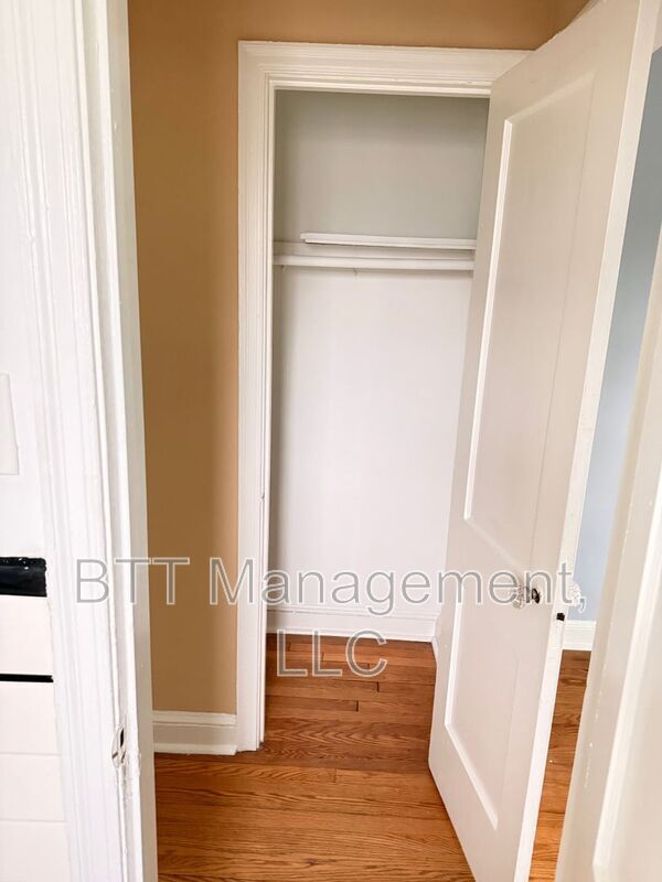 Building Photo - 8401 Greenwood Ave