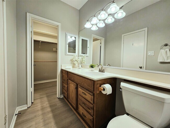 Building Photo - 3500 Tangle Brush Dr