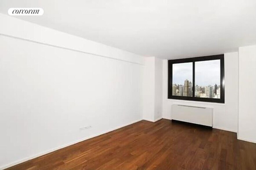 Building Photo - 515 E 72nd St