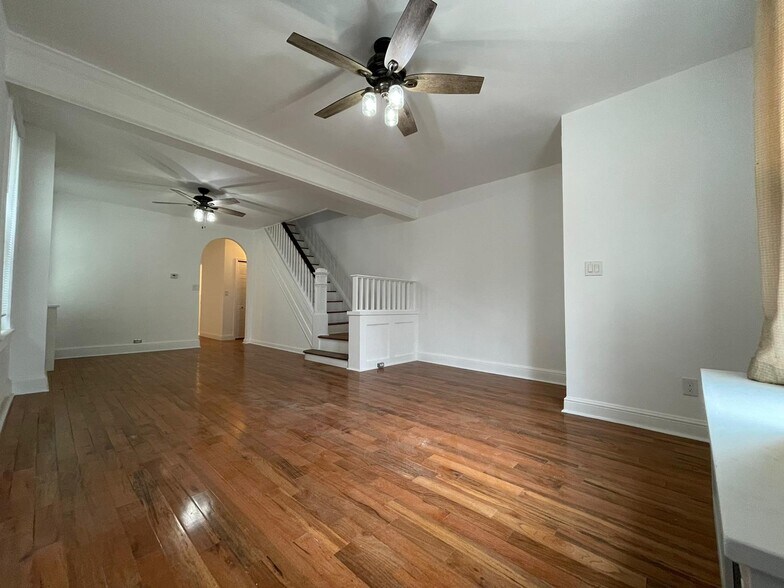 Building Photo - 3885 Manayunk Ave