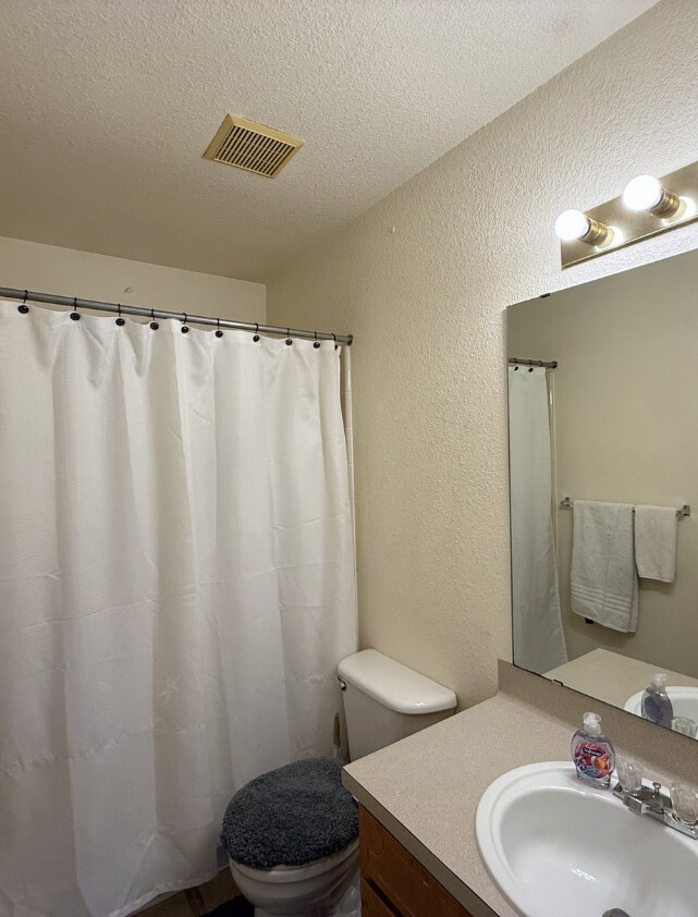 Building Photo - 4104 Terri Linn