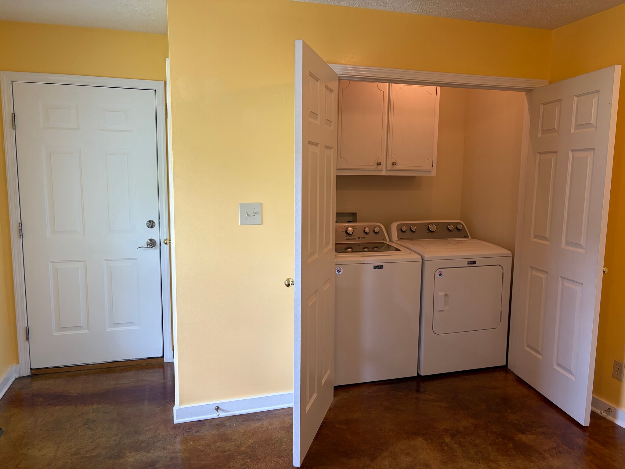 Building Photo - 31 Cottage Ln