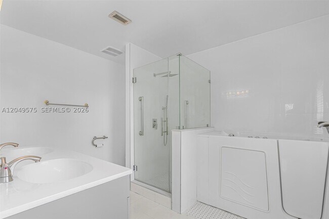 Building Photo - 9075 SW 48th Terrace