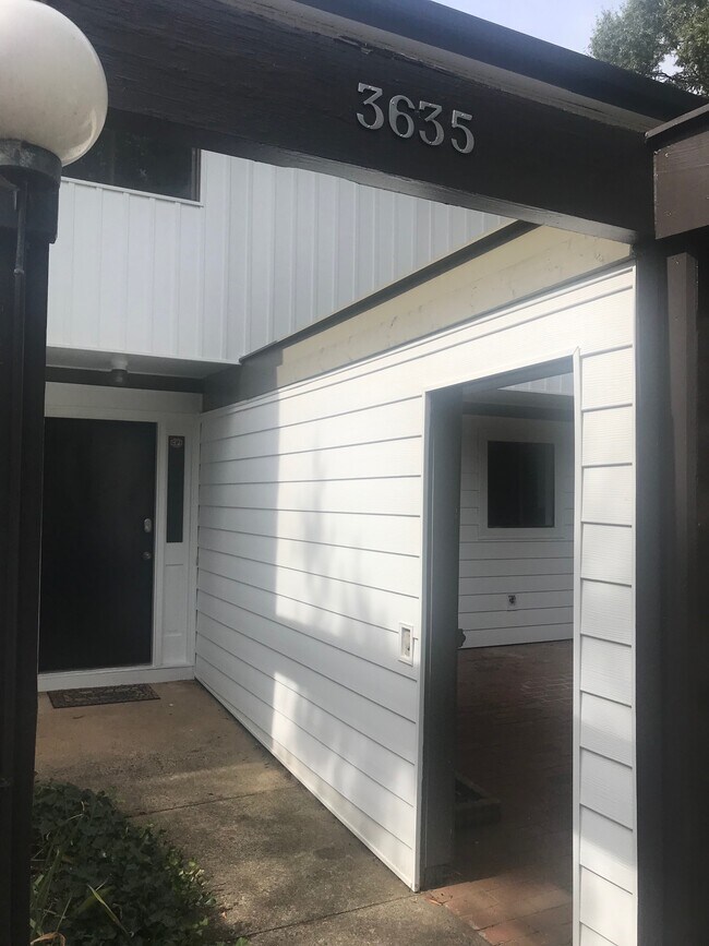 Building Photo - 3635 Maple Glenn Ln