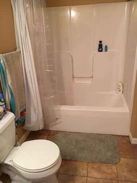 Building Photo - 258 Lee St