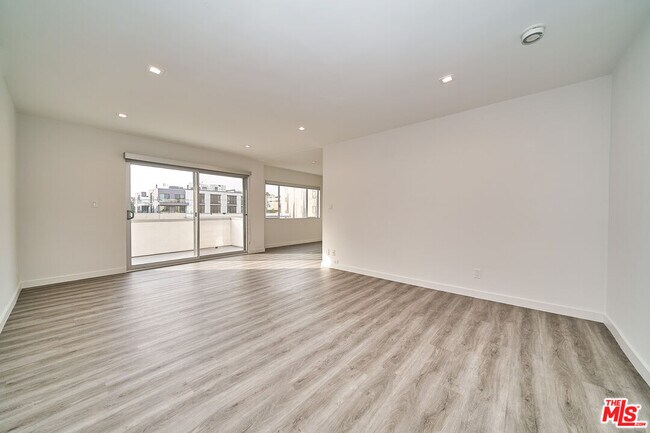 Building Photo - 425 S Willaman Dr