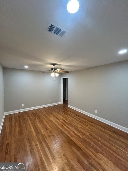 Building Photo - 261 Palms Ln SW
