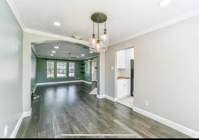 Building Photo - 14723 Bladenboro Dr