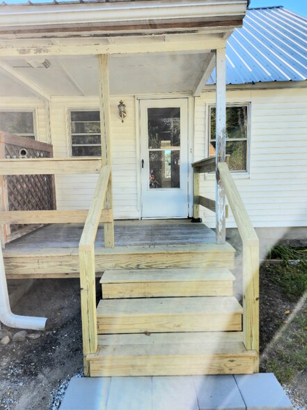 Primary Photo - 14 Common St
