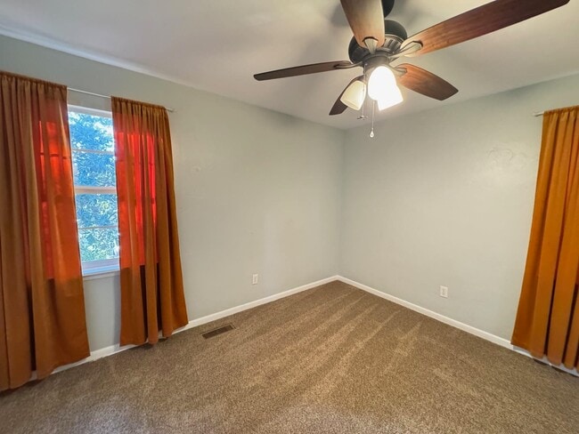 Building Photo - 1100 Victory Garden Dr