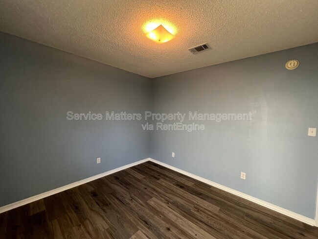 Building Photo - 2439 Redoubt Ave