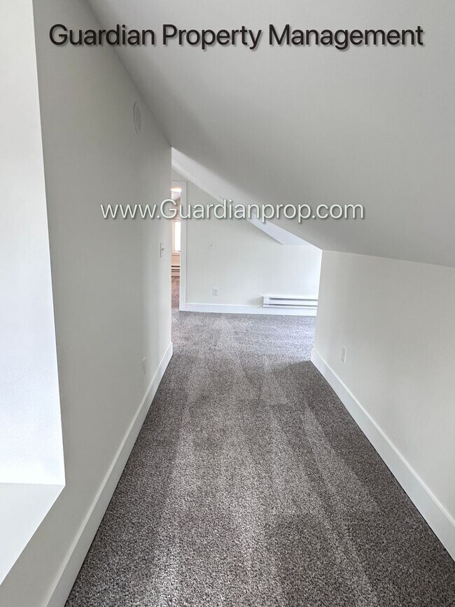 Building Photo - South Minneapolis Renovated Single Family Home, New Bathrooms, Hardwood Floors, W/D