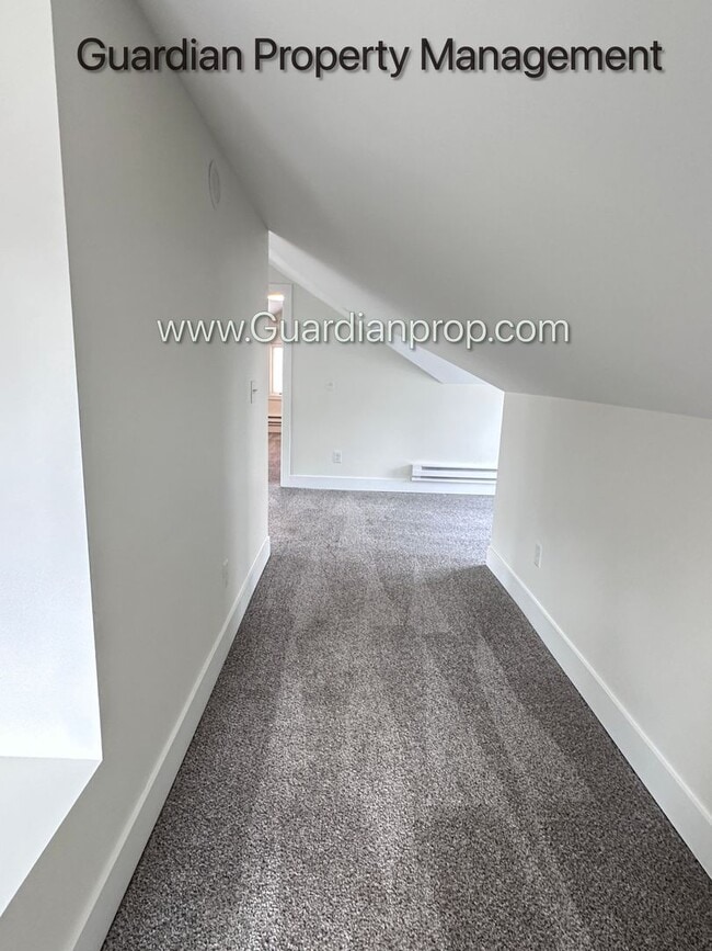 Building Photo - South Minneapolis Single Family Home, Renovated Bathrooms, Hardwood Floors, W/D