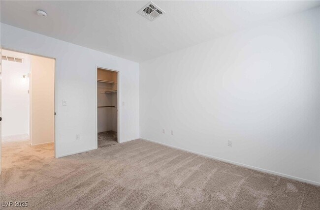 Building Photo - 1133 Willow Tree Dr