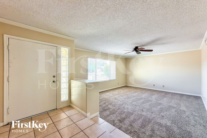 Building Photo - 813 E Todd Dr