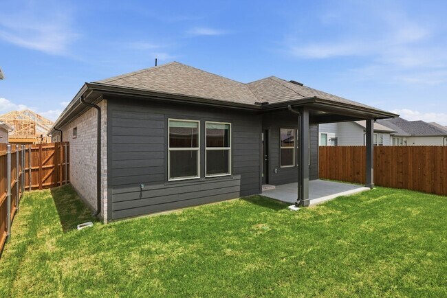 Building Photo - 501 Green Gables Dr